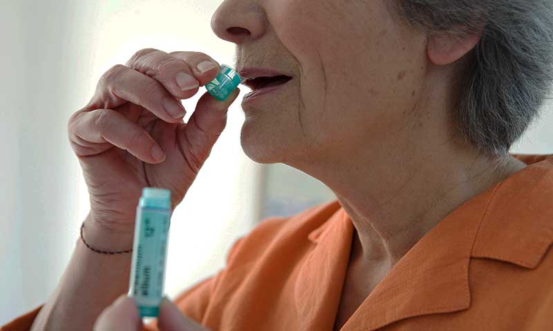 ホメオパシーレメディーとる ホメオパシーレメディー摂っている人