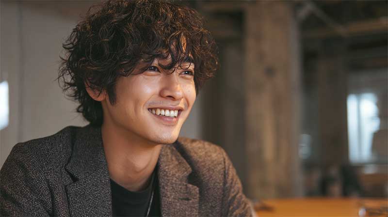 癒やされた男性 元気な男性