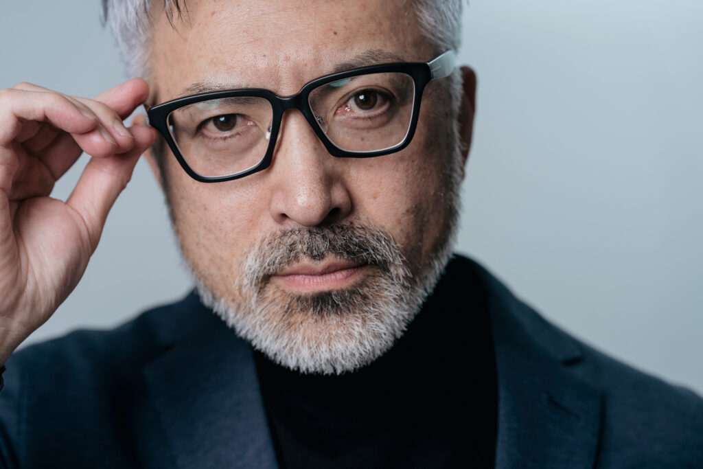 神経質そうな男性