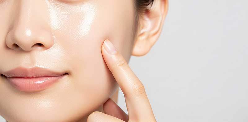 肌のきれいな女性